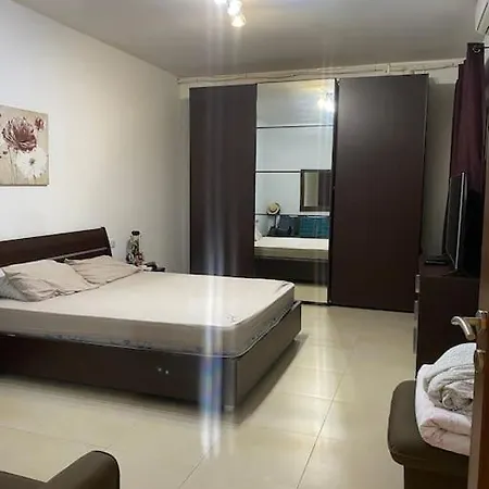公寓 Large 3 Bedroom In Swieqi
