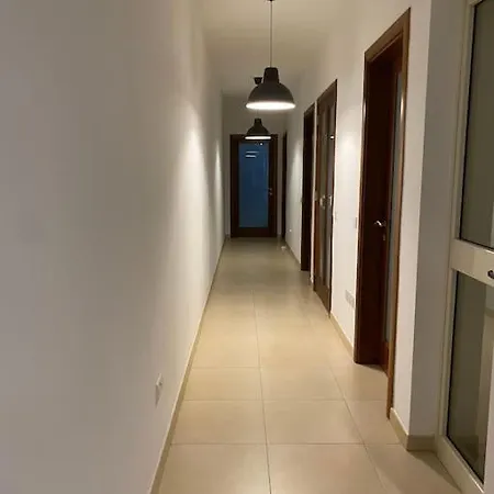 Апартаменты Large 3 Bedroom In Swieqi *