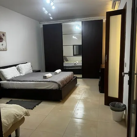Апартаменты Large 3 Bedroom In Swieqi Is-Swieqi